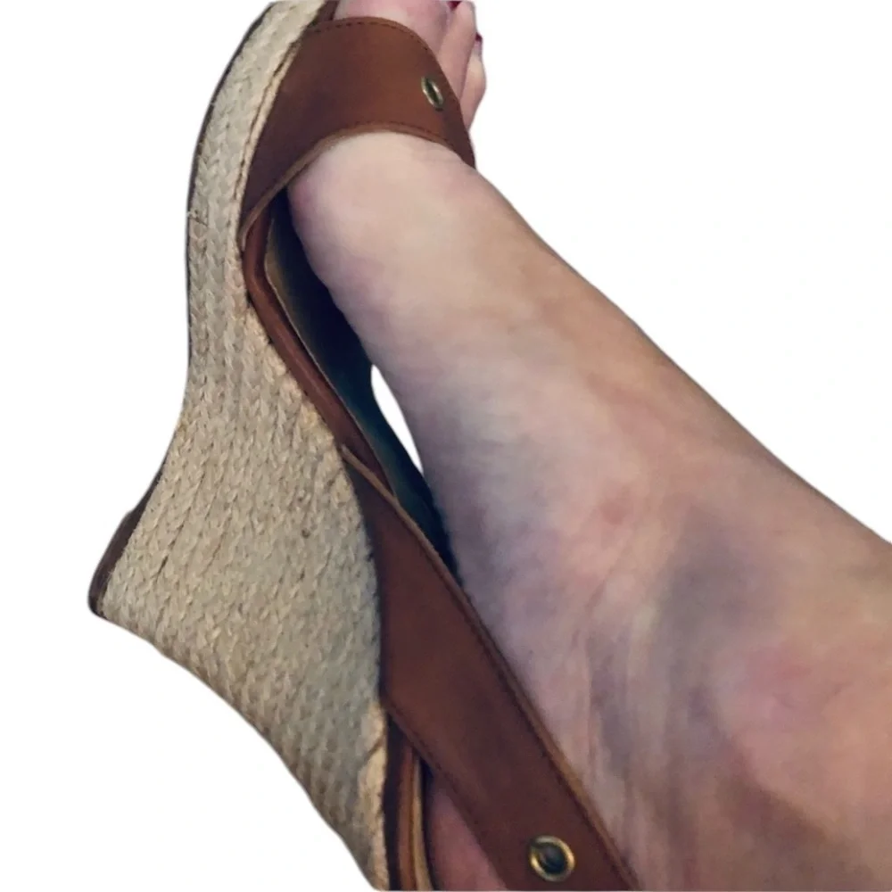 Micheal Kors brown/ cognac 10.5 leather wedge W/ rope covered platform heel